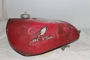 lot 62 image: Vintage Honda Fuel Tank