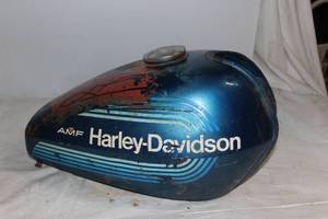 lot 65 image: Vintage AMF Harley-Davidson Fuel Tank