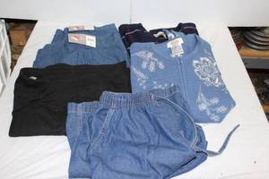 lot 146 image: Womens Clothes Denim Bermuda shorts and sweaters size S-M