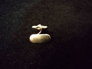 lot 117 image: Jewelry 10K White gold Victorian fastener. Marked 10K