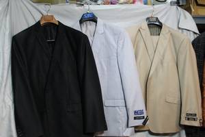 lot 289 image: Mens Clothes Vinci, Blu Martini 3-piece, Gulliano Couture 50R 3-piece