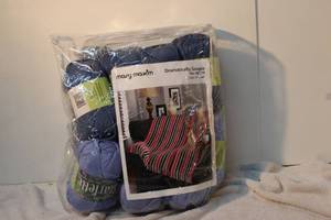 lot 362 image: Craft Mary maxim crochet blanket kit - size 47x60