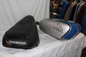 lot 256 image: 1974 Honda XL350 fuel tank and seat as shown