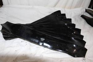 lot 268 image: Mower blades, sizes as shown