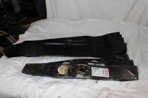 lot 269 image: Mower blades, sizes as shown