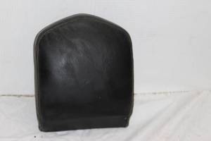 lot 302 image: Motorcycle seat - Harley Davidson Sissybar Universal