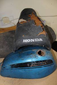 lot 352 image: Honda seats and fuel tank as shown