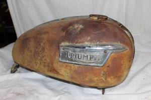 lot 361 image: 1966 Triumph 650 fuel tank