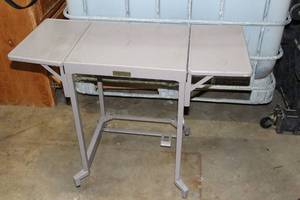 lot 364 image: Drop leaf Tiffany Stand table