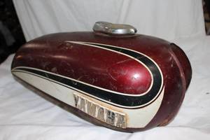 lot 245 image: Yamaha fuel tank