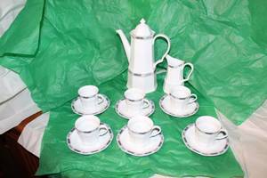 lot 370 image: Teatime Lot Christopher Stuart teapot, cups and saucers set