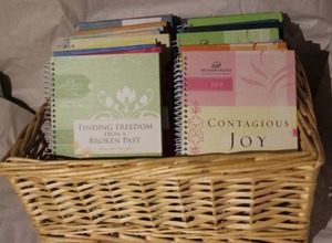 lot 375 image: Women of Faith study journals, see pictures