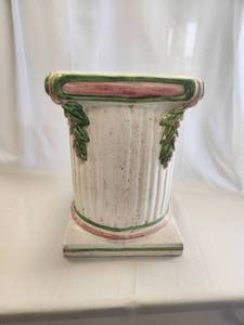lot 51 image: Pedestal with pastel pink and greens