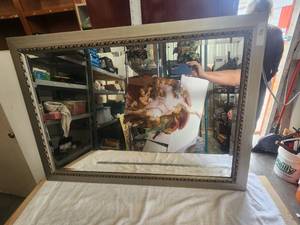 lot 41 image: Large mirror