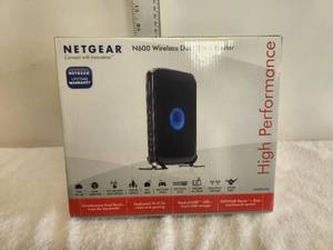 lot 45 image: Netgear NN600 wireless dual band router