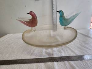 lot 90 image: Large Murano glass bowl - birdbath - Made in Italy, broken tip of wing