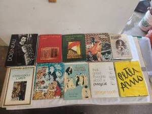 lot 142 image: Selection of vintage books