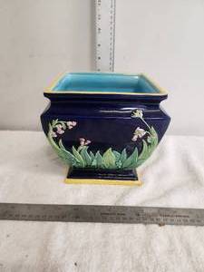 lot 154 image: Hand crafted flower pot - Made in Italy - matches lot 155