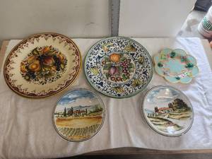 lot 160 image: Selection of hand painted plates - Made in Italy- various damage