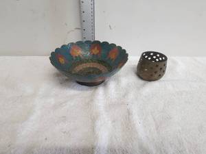 lot 174 image: Vintage solid brass bowl made in India - B7541