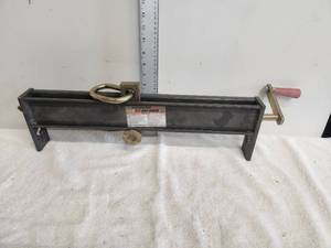 lot 175 image: Pittsburgh Automotive 2 ton load leveler
