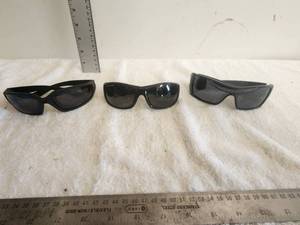 lot 179 image: 3 pairs of sunglasses