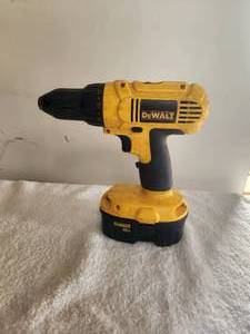 lot 217 image: 18 volt Dewalt drill and battery - no charger