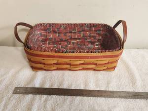 lot 21 image: Longaberger Collectible Basket - 1996 Patriotic basket - liner and protector
