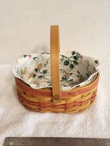 lot 63 image: Longaberger Collectible Basket - 1999 Mothers Day Tea for Two - Liner and protector