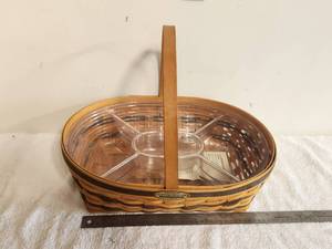 lot 80 image: Longaberger Collectible Basket - 1998 Traditions Collection Hospitality Basket - protector and removeable tray