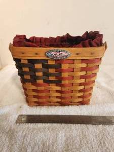 lot 196 image: Longaberger Collectible Basket - 1998 25th Anniversary basket - liner and protector