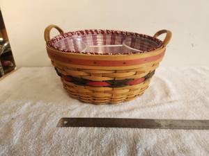 lot 133 image: Longaberger Collectible Basket - 1999 Pinecone Basket - 15253 - liner, protector and tray