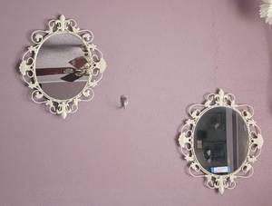 lot 7 image: (2) VINTAGE-STYLE METAL FRAMED MIRRORS IN STYLEDESIGN SHOWN. APPROX. 20 X 17 EACH. (SOLD 2 X THE MONEY)
