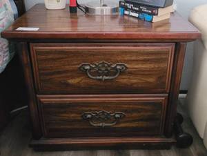 lot 24 image: NIGHT STAND IN STYLECOLOR SHOWN. APPROX. 26 X 22 X 17
