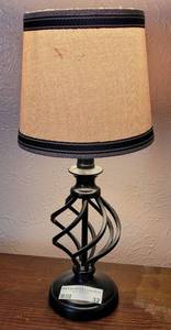 lot 32 image: TABLE LAMP WITH SHADE IN STYLE SHOWN. APPROX. 17 X 9