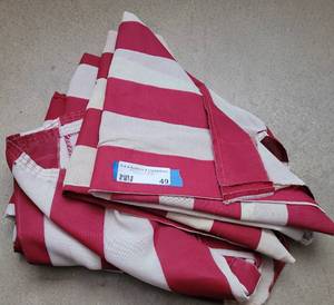 lot 49 image: AMERICAN FLAGS AS SHOWN.