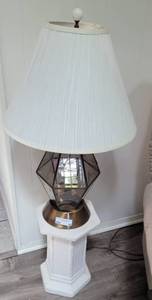 lot 60 image: VINTAGE LAMP WITH SHADE IN STYLEDESIGN SHOWN PLUS STAND. APPROX. 47 X 21