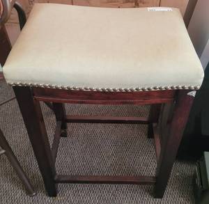 lot 83 image: LEATHER-TOP STYLE WITH WOOD FRAME STOOL AS SHOWN. APPROX. 26 X 17