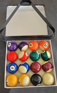 lot 96 image: BILLIARD BALL SET AS SHOWN.