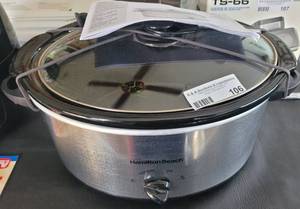 lot 106 image: HAMILTON BEACH SLOW COOKER MODEL 33167 AS SHOWN.