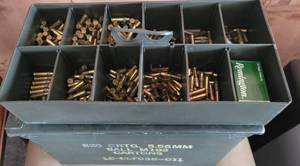 lot 139 image: MILITARY STYLE AMMO BOX WITH ASSORTED CARTRIDGES AS SHOWN.