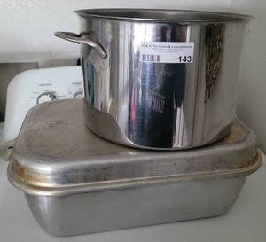 lot 143 image: VINTAGE ROASTER OVEN AND STOCK POT AS SHOWN.