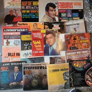 lot 162 image: LARGE LOT OF VINYL RECORDS INCLUDING ELVIS PRESLEY AS SHOWN.