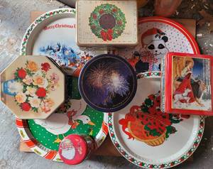 lot 185 image: TIN METAL PLATTERS AND CONTAINERS AS SHOWN.