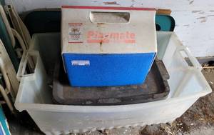lot 204 image: PLASTIC CONTAINERS AND MORE AS SHOWN.
