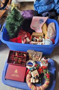 lot 224 image: CONTAINER LOT OF ASSORTED CHRISTMAS DECOR AS SHOWN.