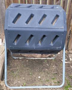 lot 228 image: GARDEN COMPOSTER AS SHOWN.
