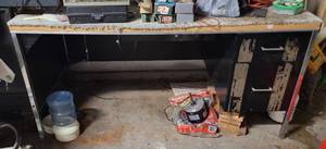 lot 287 image: DESK AS SHOWN. APPROX. 60 X 30 X 30 CONTENTS NOT INCLUDED.