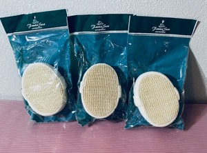lot 107 image: Lot of 3 - New Fanta Sea Cosmetics Terry Bath Sponge - Tan & White