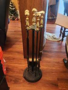 lot 9 image: Fire poker set
